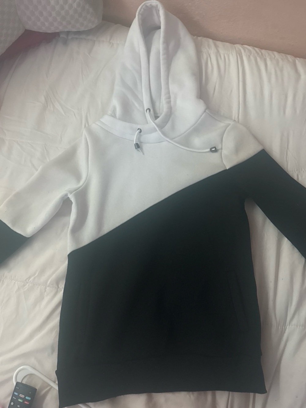 ROMWE Black and White ying yang Hoodie Sweater